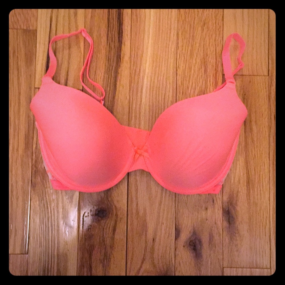 NWOT Victoria Secret Lined Perfect Coverage 34DD